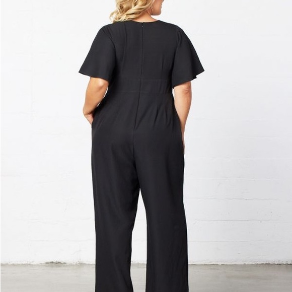 KIYONNA Charisma Crepe Jumpsuit NWT Size 1X - Picture 3 of 5